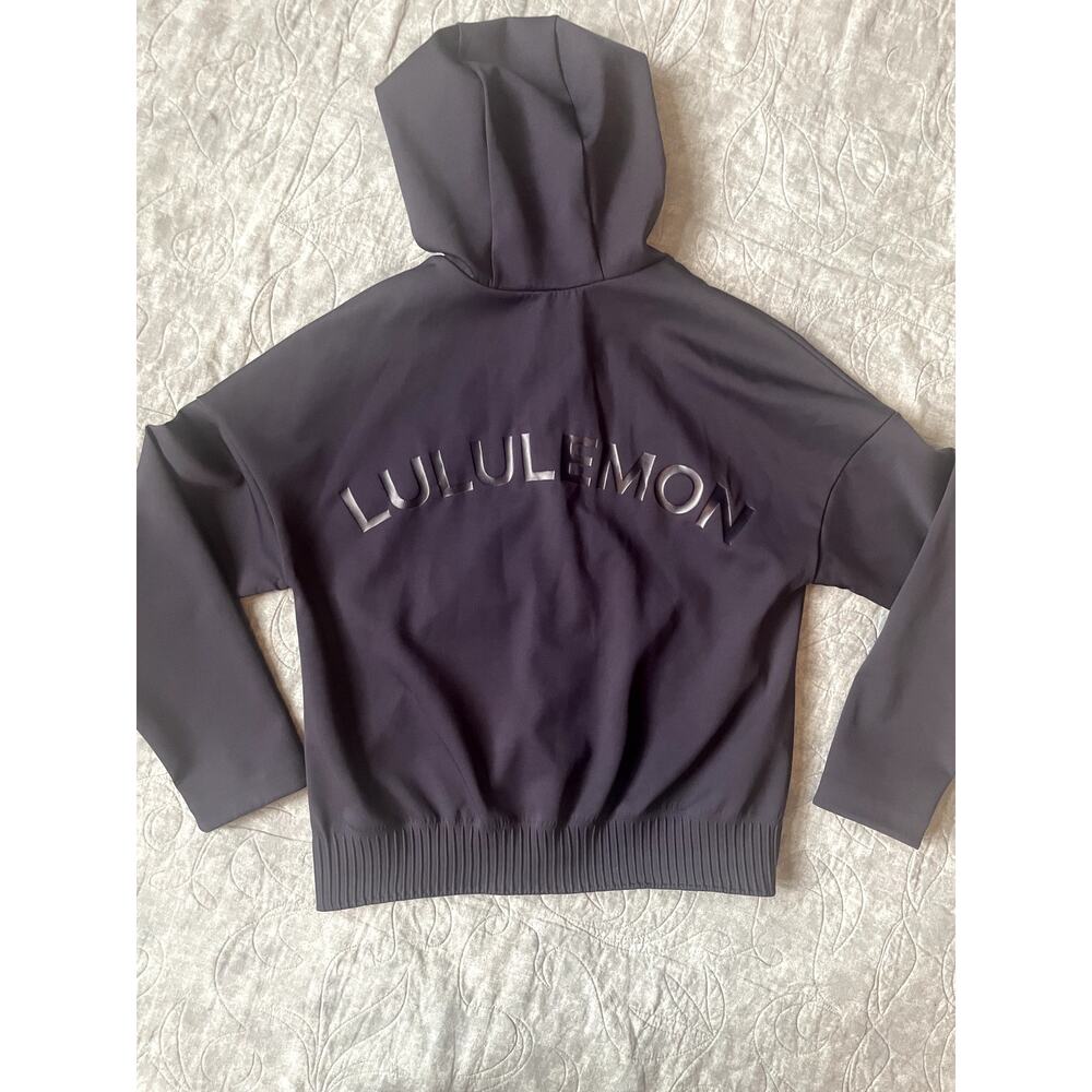 Lululemon Shaped Jacket Expression Size 6? - Refe… - image 1